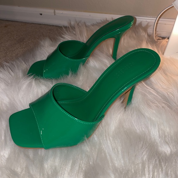 Heels - Picture 2 of 4